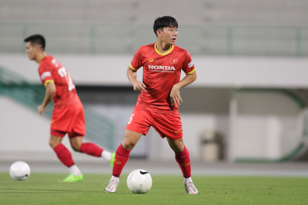 Sự nghiệp thi đấu bóng đá chuyên nghiệp của cầu thủ Minh Vương