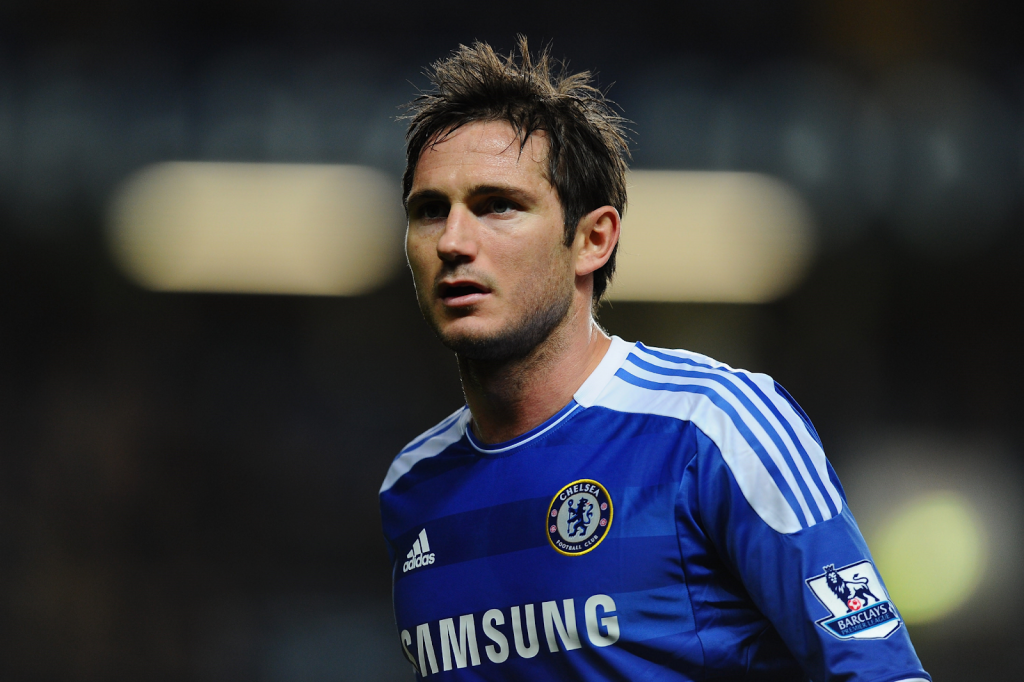 Lampard mang áo số 8 của Chelsea thời đỉnh cao